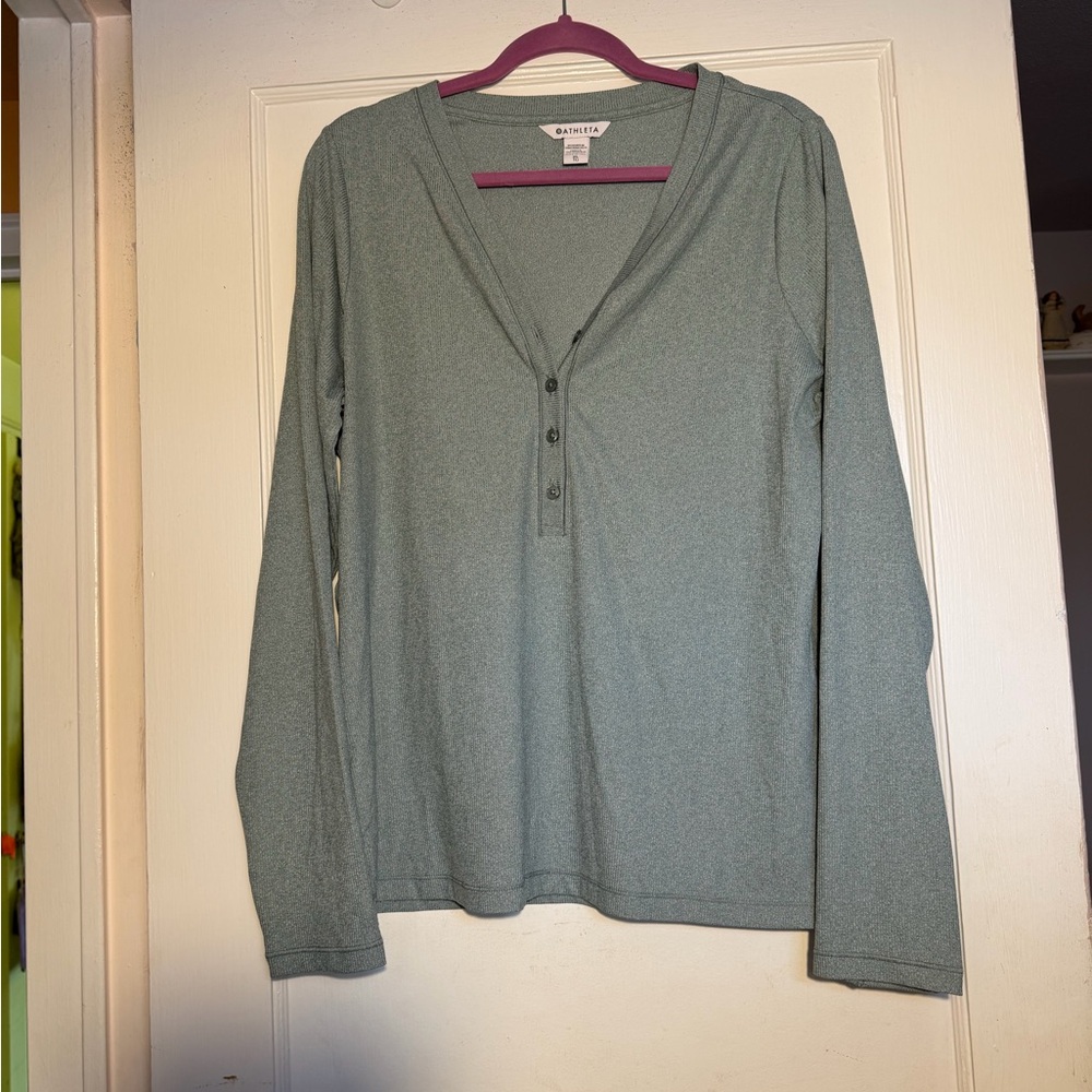 Athleta Sage Long Sleeve Buttoned Top